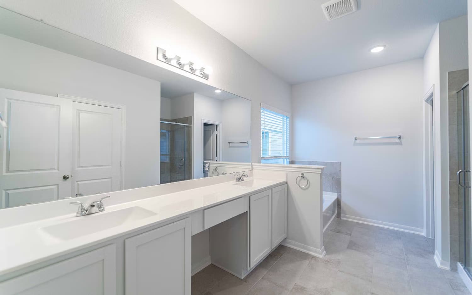 Sabine gallery image 3