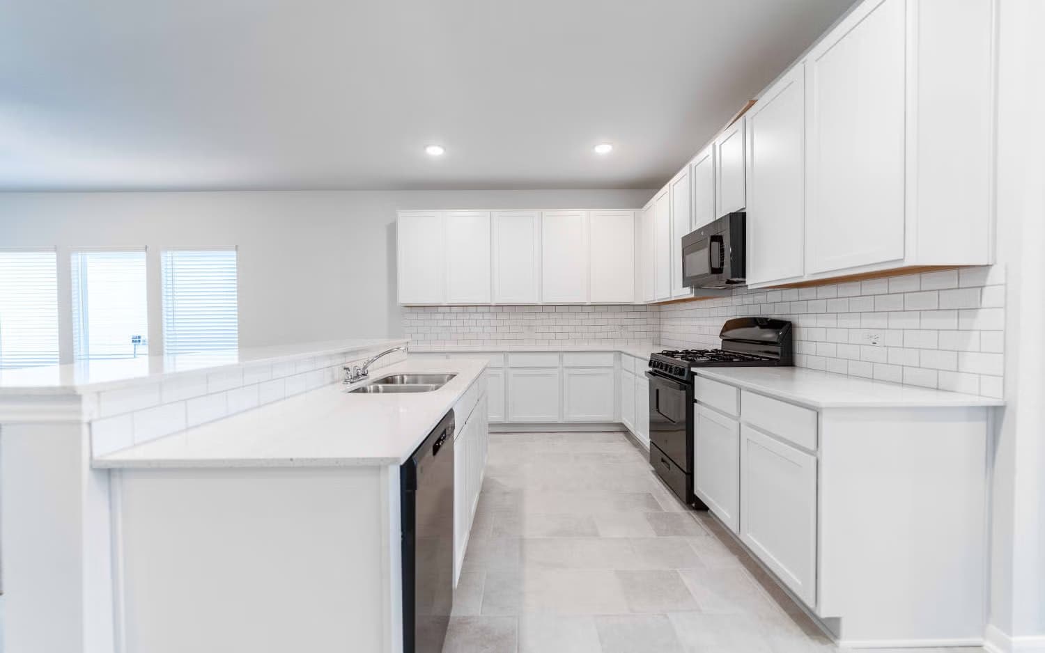 Sabine gallery image 8