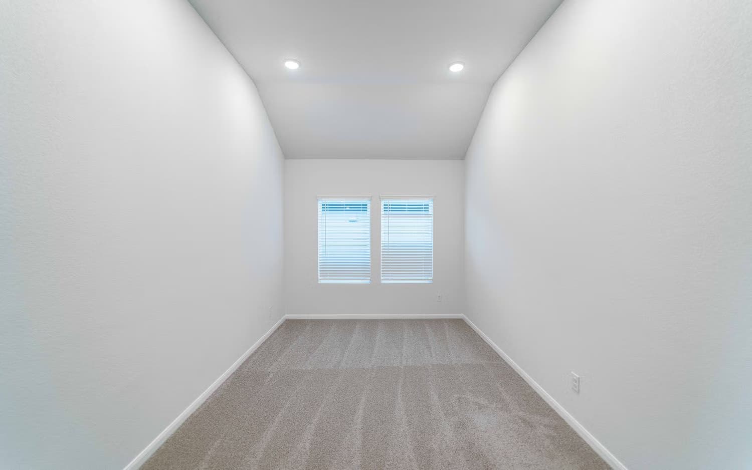 Sabine gallery image 12