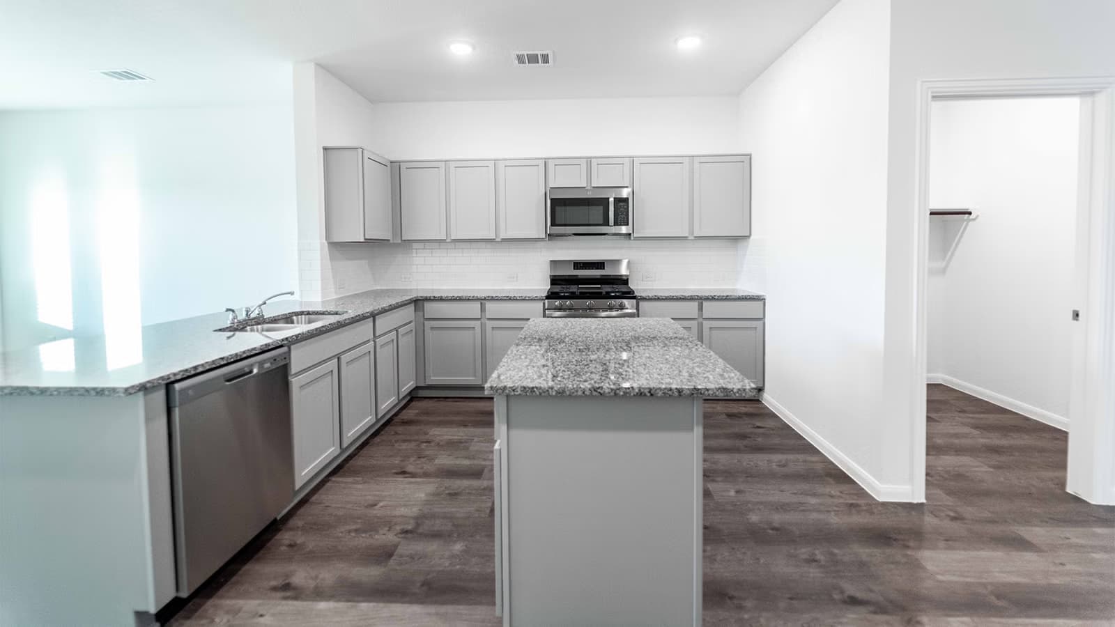 Ash gallery image 11