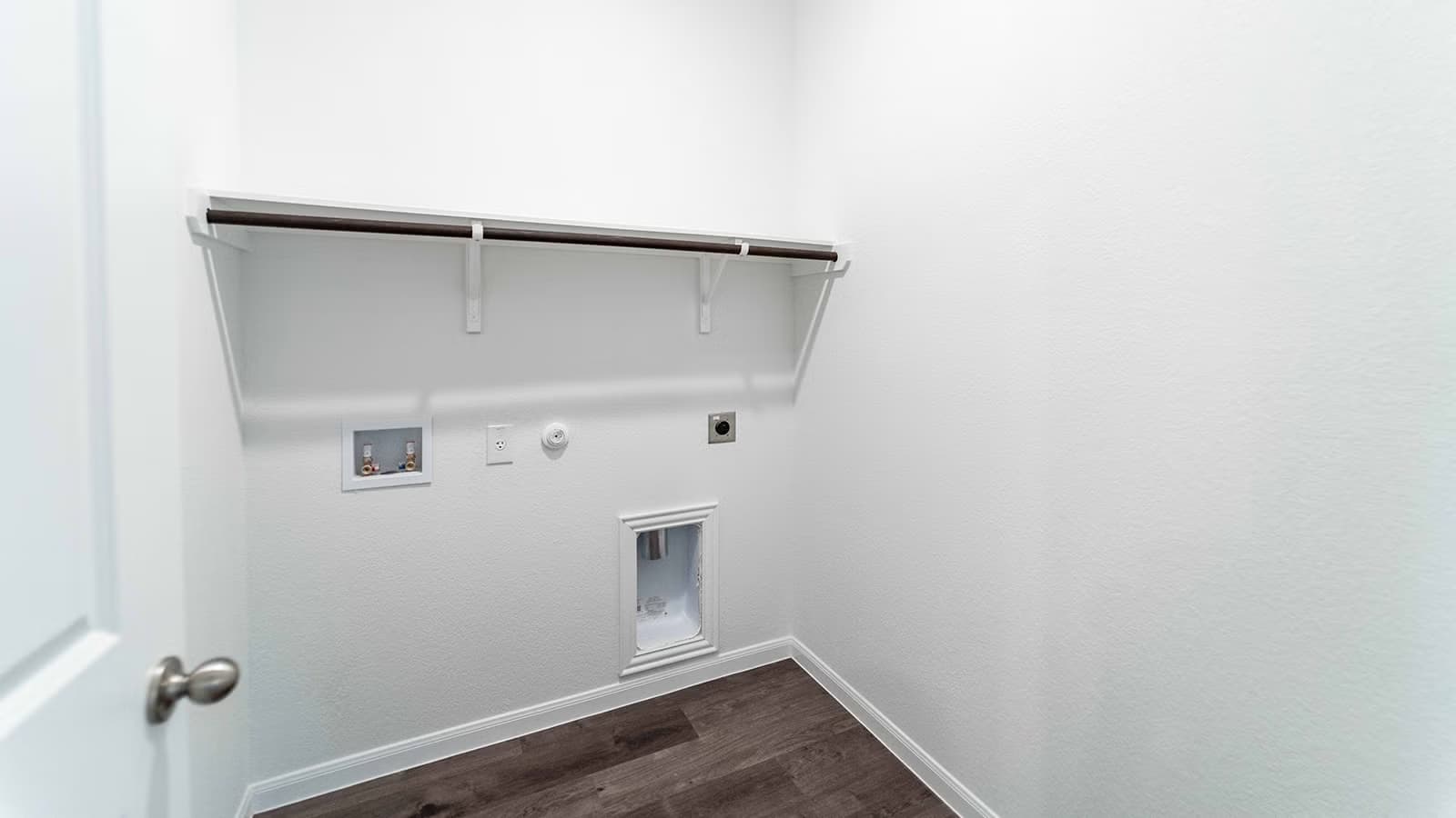 Ash gallery image 13